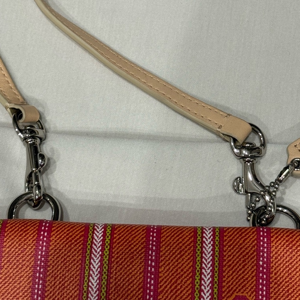Vintage Coach Wallet on Strap - Picture 8 of 9